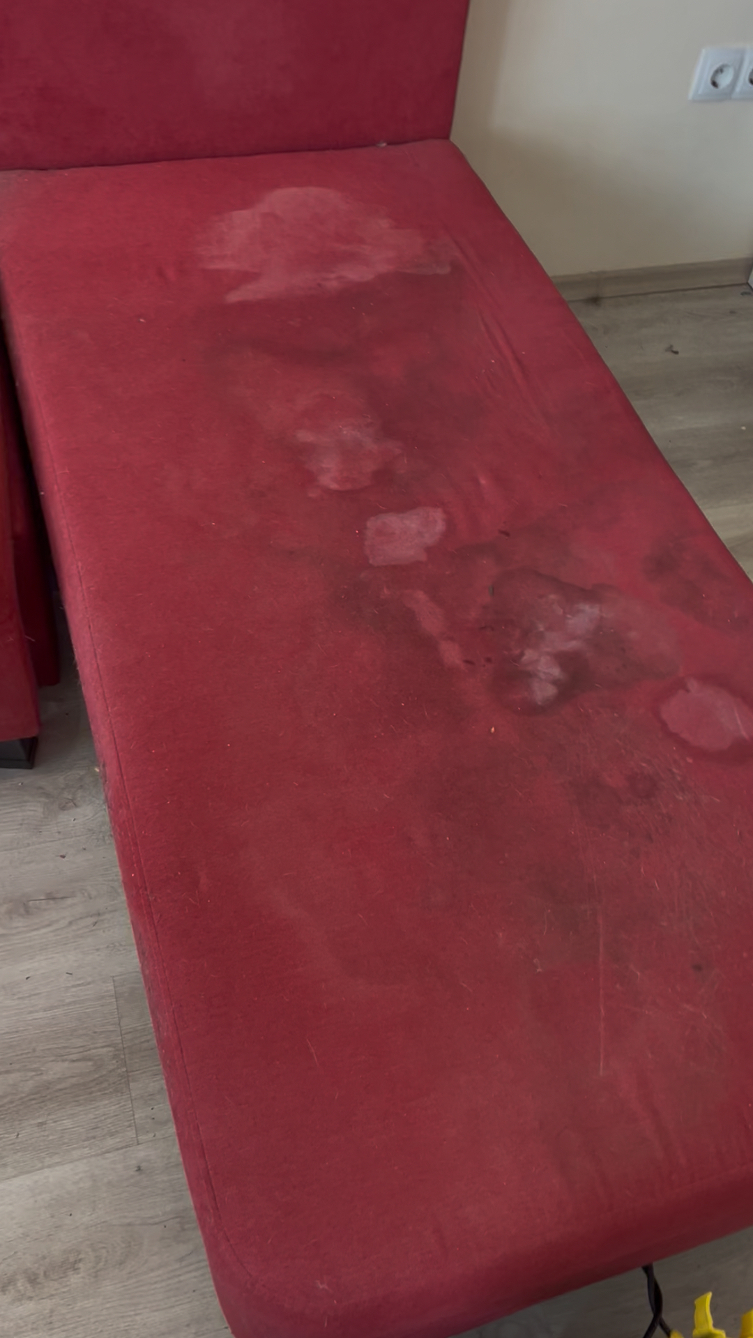 Before photo for Пране на мека мебел