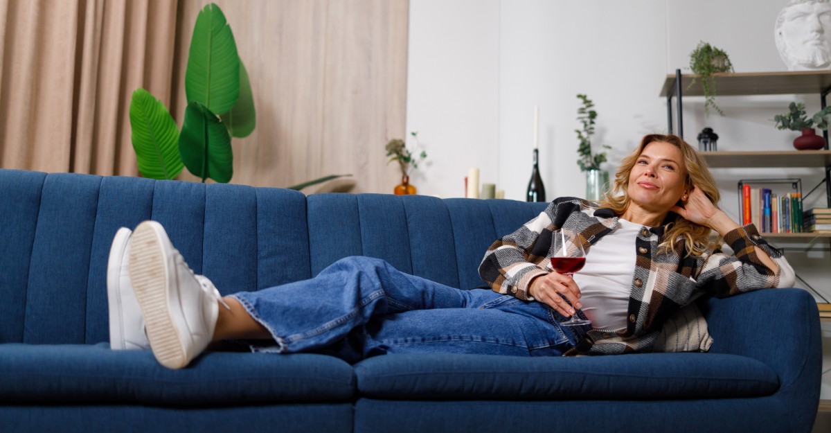 релаксиращ на чист диван